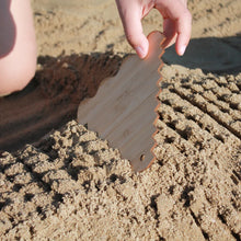 Load image into Gallery viewer, Huckleberry Sand Tools