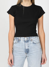 Load image into Gallery viewer, Ribbed Fitted Tee Black - Brunette The Label