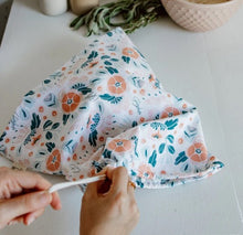 Load image into Gallery viewer, Goldilocks Bread Bag - In Bloom
