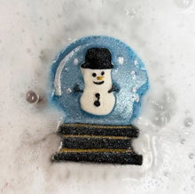 Load image into Gallery viewer, Christmas Snowman Globe Bath Bomb