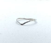 Load image into Gallery viewer, Chevron Ring - Makena Cove