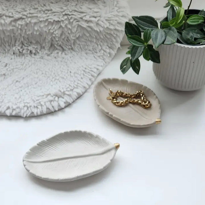 Peperomia Leaf Concrete Jewelry Tray