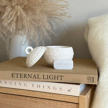 Load image into Gallery viewer, Winterberry Scented Soy Candle