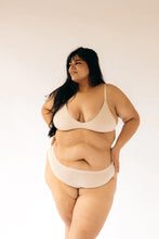 Load image into Gallery viewer, Seamless Low-Midrise Thong Underwear - Beige - Huha