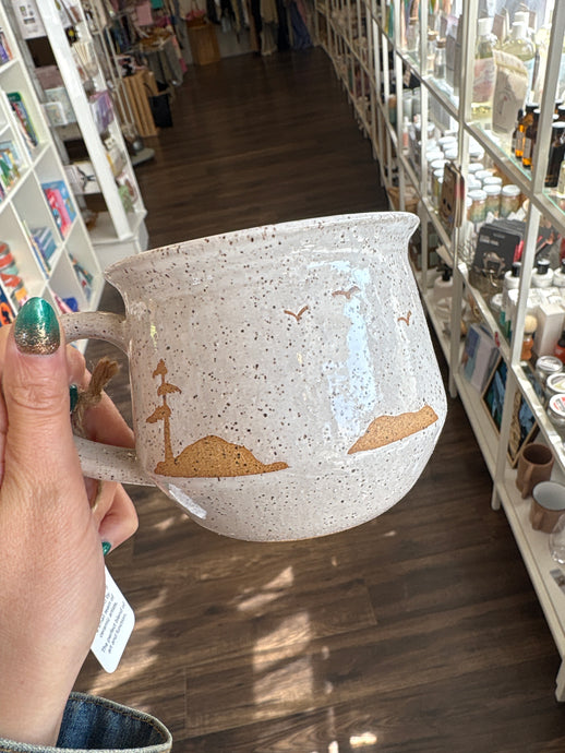 Cloudy Guld Island Mug - Hands on Clay