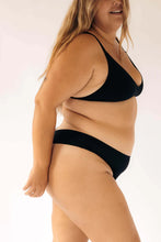 Load image into Gallery viewer, Seamless Low-Midrise Thong Underwear - Black- Huha