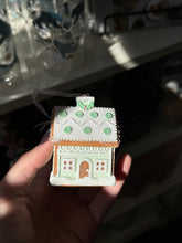 Load image into Gallery viewer, Assorted Resin Gingerbread Houses Ornament