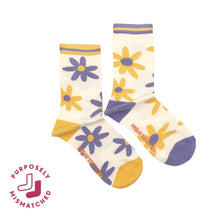 Load image into Gallery viewer, Women&#39;s Purple &amp; Yellow Flower Socks - Friday Sock Co.