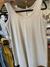 Load image into Gallery viewer, KCcarina Tank Top - Feather Grey - Kaffe Curve