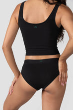 Load image into Gallery viewer, Sporty Crop Tank - Black - Huha