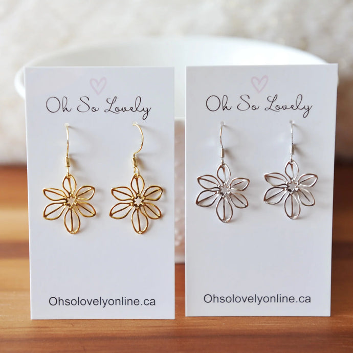 Itzel Flower Drop Earrings - Oh So Lovely