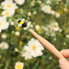 Load image into Gallery viewer, Pollination Wand - Kikkerland