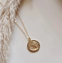 Load image into Gallery viewer, Medallion Necklace - Oh So Lovely