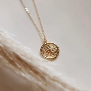 Medallion Necklace - Oh So Lovely