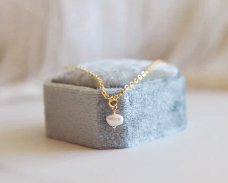 Dainty Saylor Pearl Necklace - Oh So Lovely