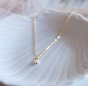 Dainty Saylor Pearl Necklace - Oh So Lovely