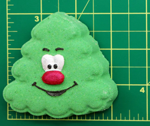Load image into Gallery viewer, Christmas Mini Tree Face Bath Bomb