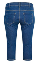 Load image into Gallery viewer, KCvicka Mie Capri Jeans - Kaffe Curve