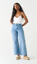 Load image into Gallery viewer, High Waist Culotte Jeans - Dex
