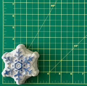 Christmas Classic Snowflake Bath Bomb