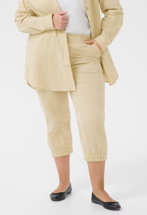 KCnana Striped Capri Pants - Chincilla/White