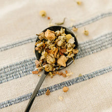 Load image into Gallery viewer, Organic Apple Cinnamon Loose Leaf Tea - Bush Berry