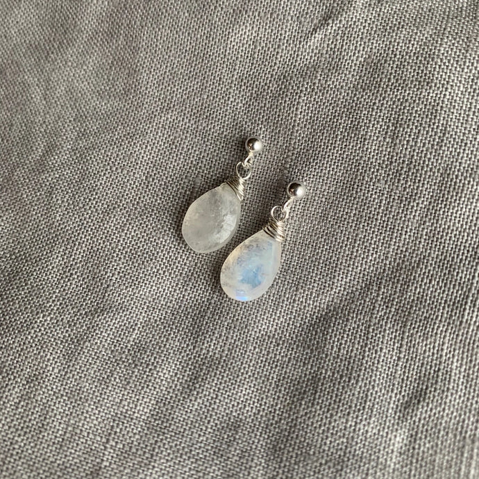 Linnaea Earrings - Monstone