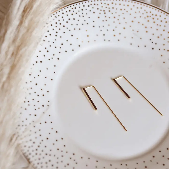 Liv Modern Bar Earrings - Oh So Lovely