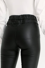 Load image into Gallery viewer, KAada Crop Jeggings - Black - Kaffe