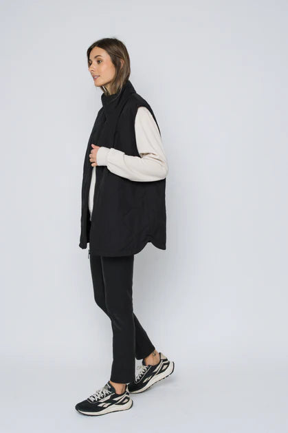 Jules - Quilted Vest Black