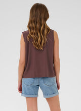Load image into Gallery viewer, KAmilia Top - Fudge - Kaffe