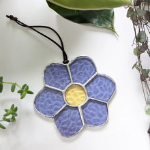 Load image into Gallery viewer, Hippy Flower Suncatcher - Glimpse Glass
