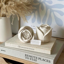 Load image into Gallery viewer, Rosebud Scented Soy Candle