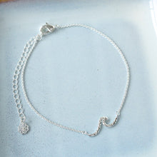 Load image into Gallery viewer, Tiny Wave Anklet
