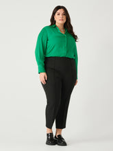 Load image into Gallery viewer, Black Pintuck Pant - Curvy