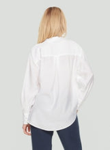 Load image into Gallery viewer, HIDDEN PLACKET FLOWY BLOUSE