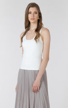 Load image into Gallery viewer, Scoopneck - White