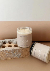 Picot Honey Tobacco Candle
