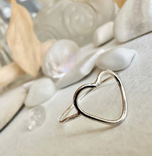 Load image into Gallery viewer, Sterling Silver Peri Heart Outline Ring