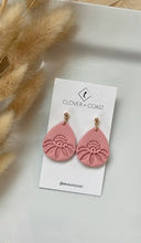 Load image into Gallery viewer, Daisy Drop - Polymer Clay Dangle Earrings - 2 Colours