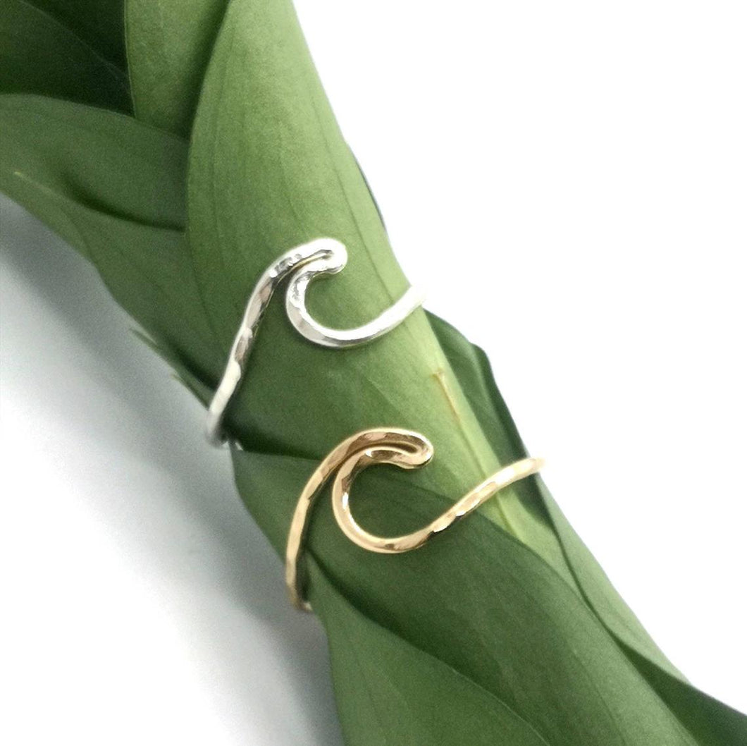 Wave Ring in Silver or Gold